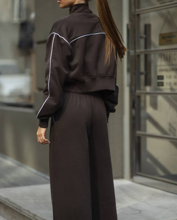 55 Костюм із трьохнитки з кантом